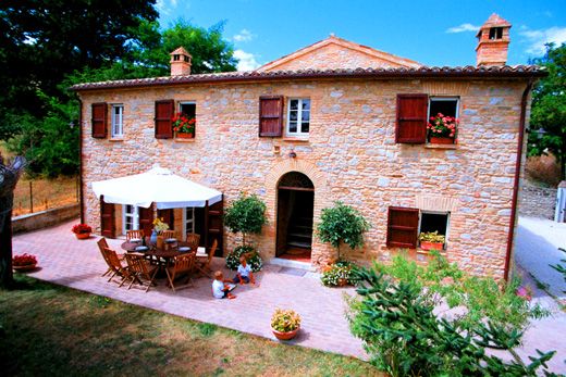 Casa frances - stunning farmhouse in Le Marche italy - for the perfect family holiday in le marche (the marches) Italy. Wilth all the charm of Umbria and Tuscany Le Marche remains undiscovered and with fewer tourists